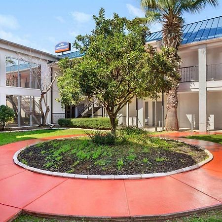Howard Johnson By Wyndham San Antonio Hotel & Suites 外观 照片