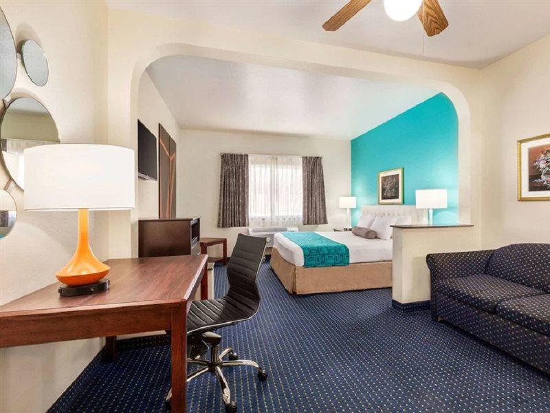 Howard Johnson By Wyndham San Antonio Hotel & Suites 外观 照片