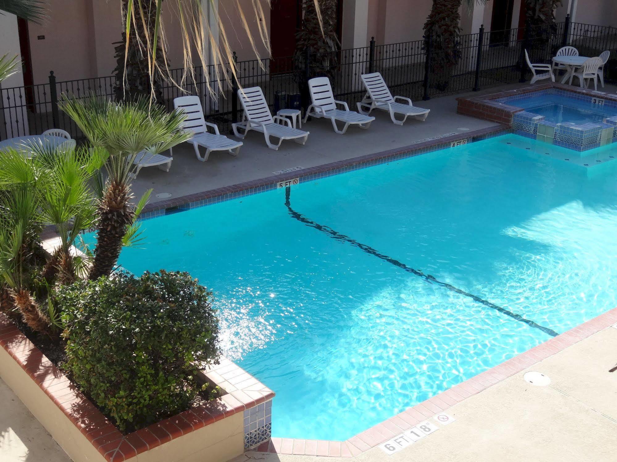 Howard Johnson By Wyndham San Antonio Hotel & Suites 外观 照片