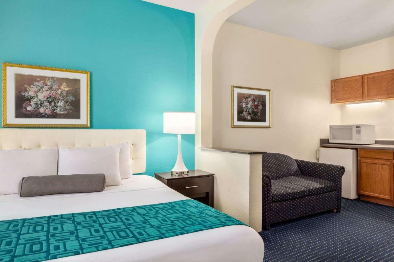 Howard Johnson By Wyndham San Antonio Hotel & Suites 外观 照片
