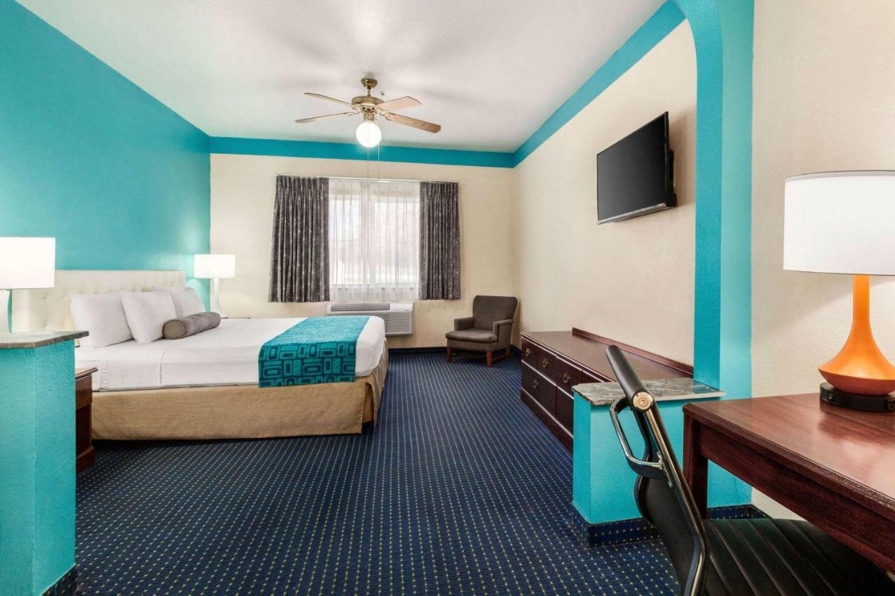 Howard Johnson By Wyndham San Antonio Hotel & Suites 外观 照片