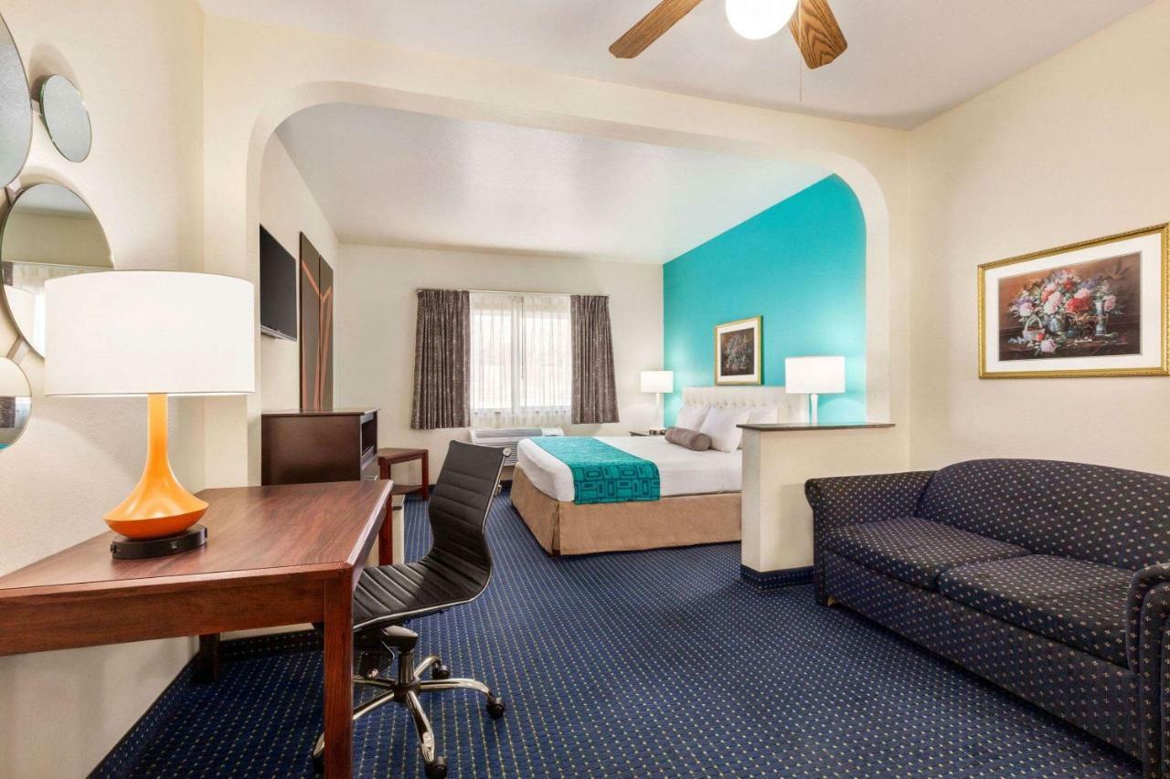 Howard Johnson By Wyndham San Antonio Hotel & Suites 外观 照片