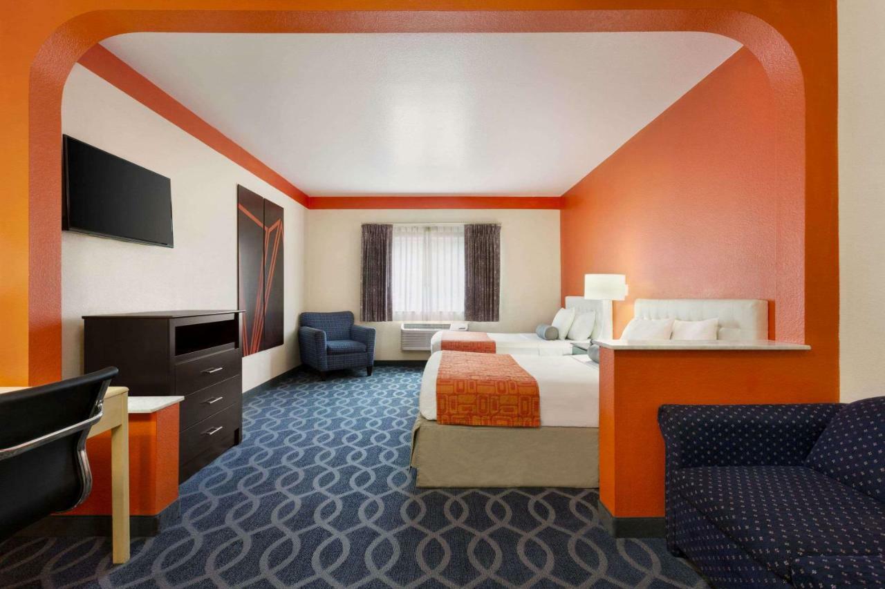 Howard Johnson By Wyndham San Antonio Hotel & Suites 外观 照片