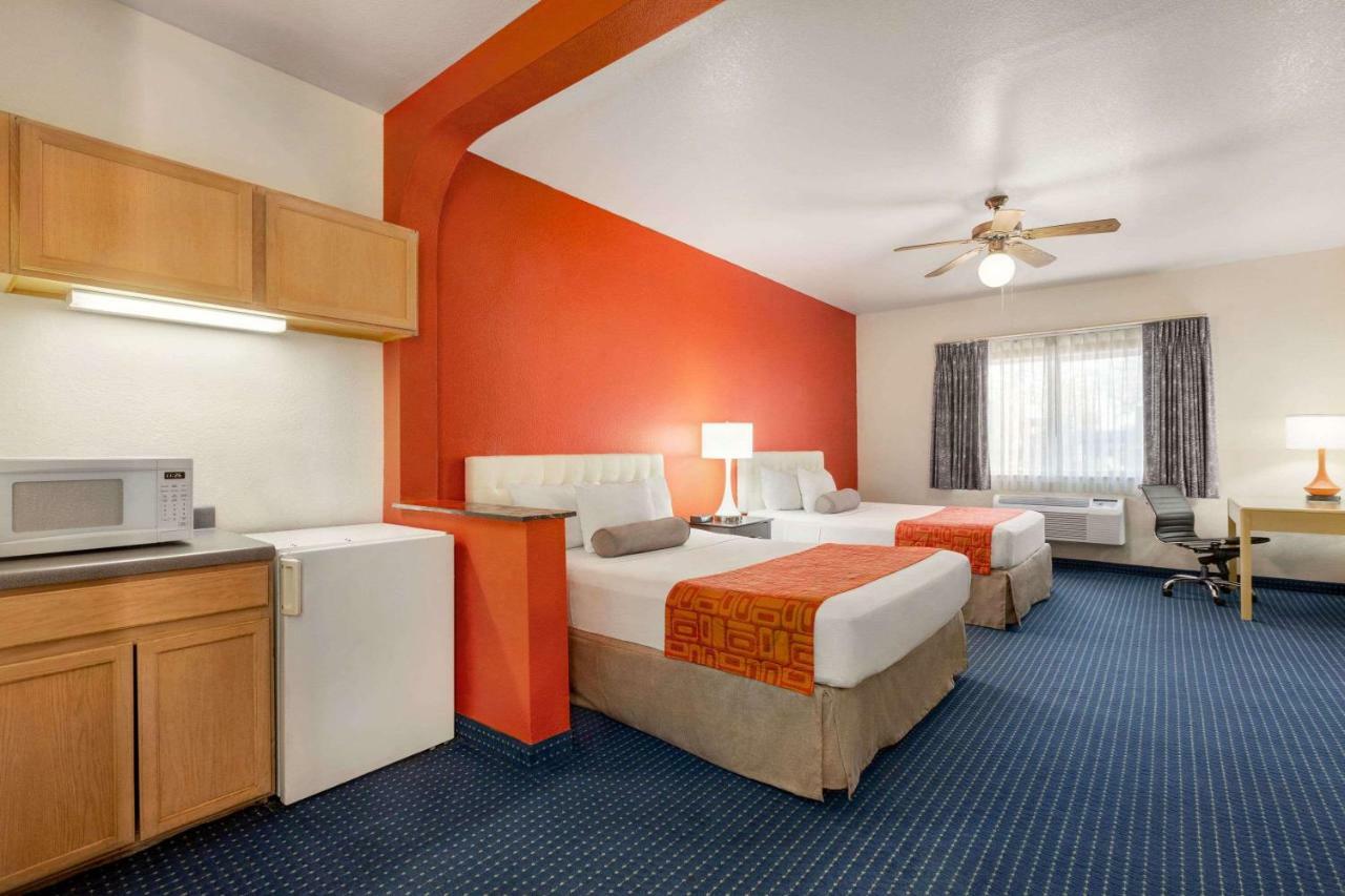 Howard Johnson By Wyndham San Antonio Hotel & Suites 外观 照片