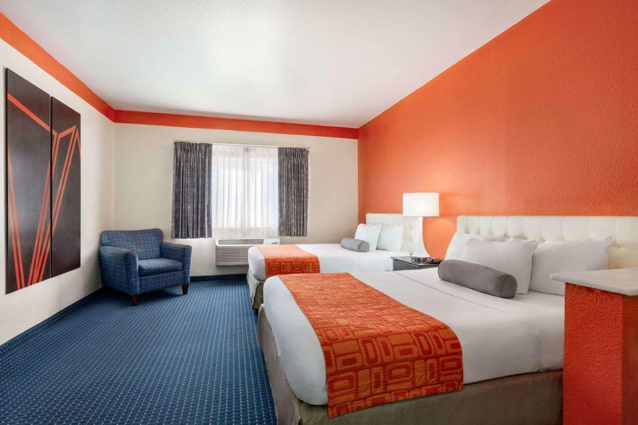 Howard Johnson By Wyndham San Antonio Hotel & Suites 外观 照片