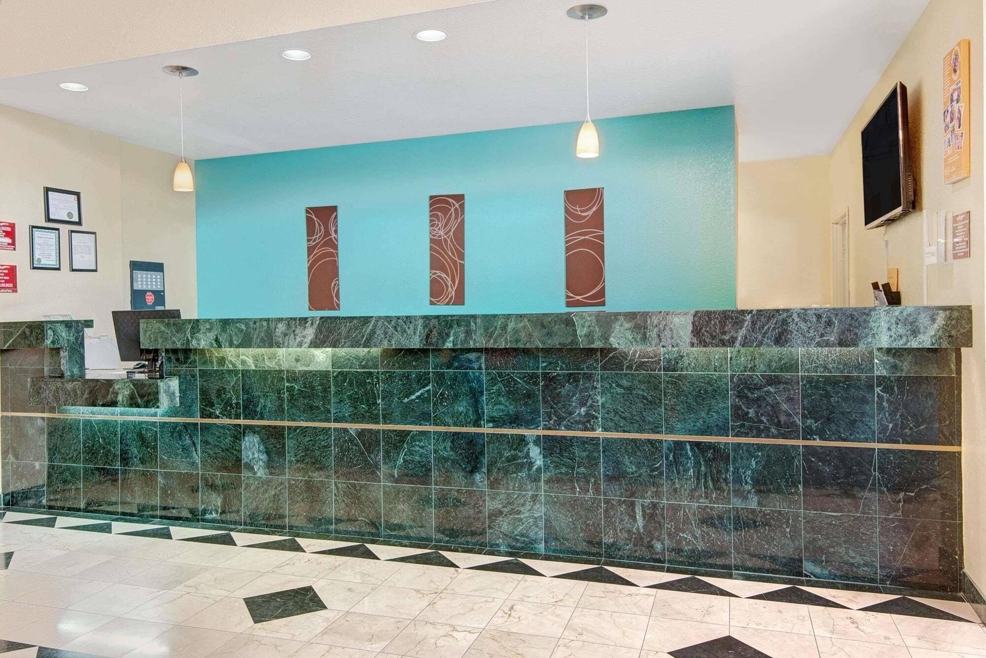 Howard Johnson By Wyndham San Antonio Hotel & Suites 外观 照片